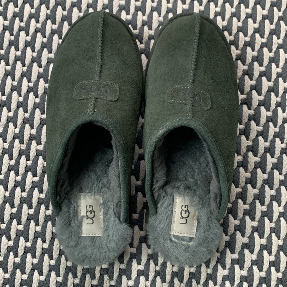 Ugg slip on shoes